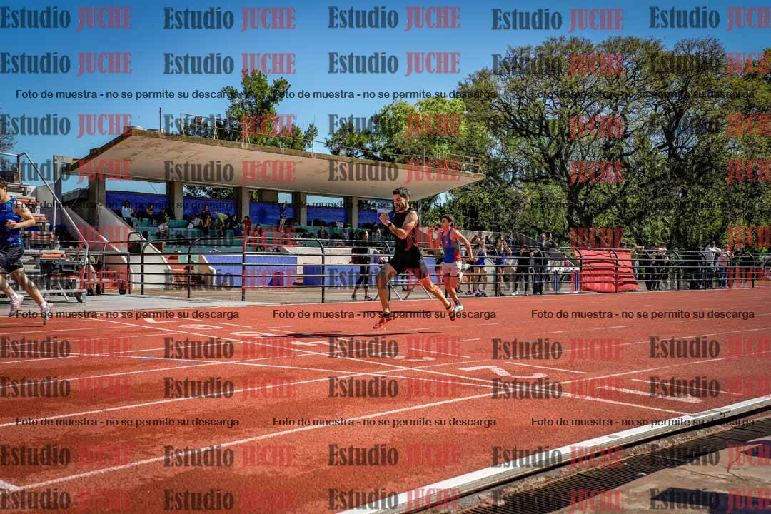Fotos de los 400 m con vallas de varones