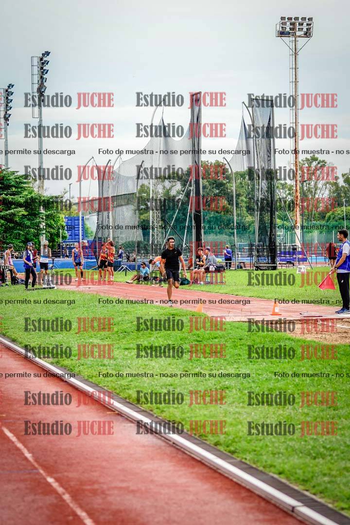 Fotos del salto en largo de varones