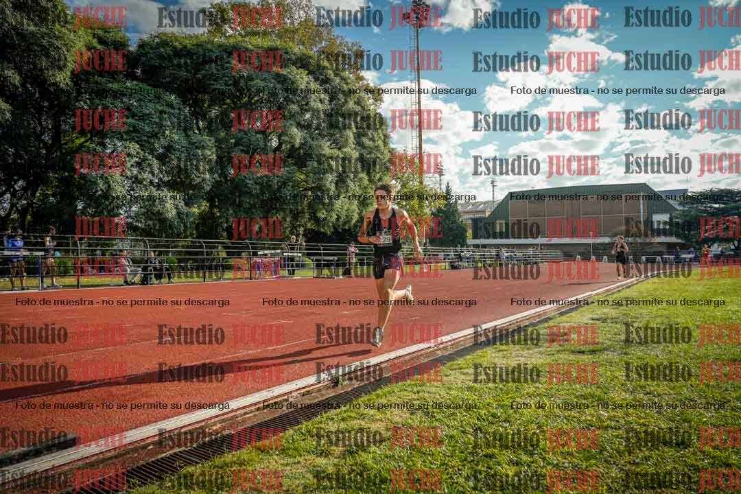 Fotos de los 2000 m con obstáculos de varones