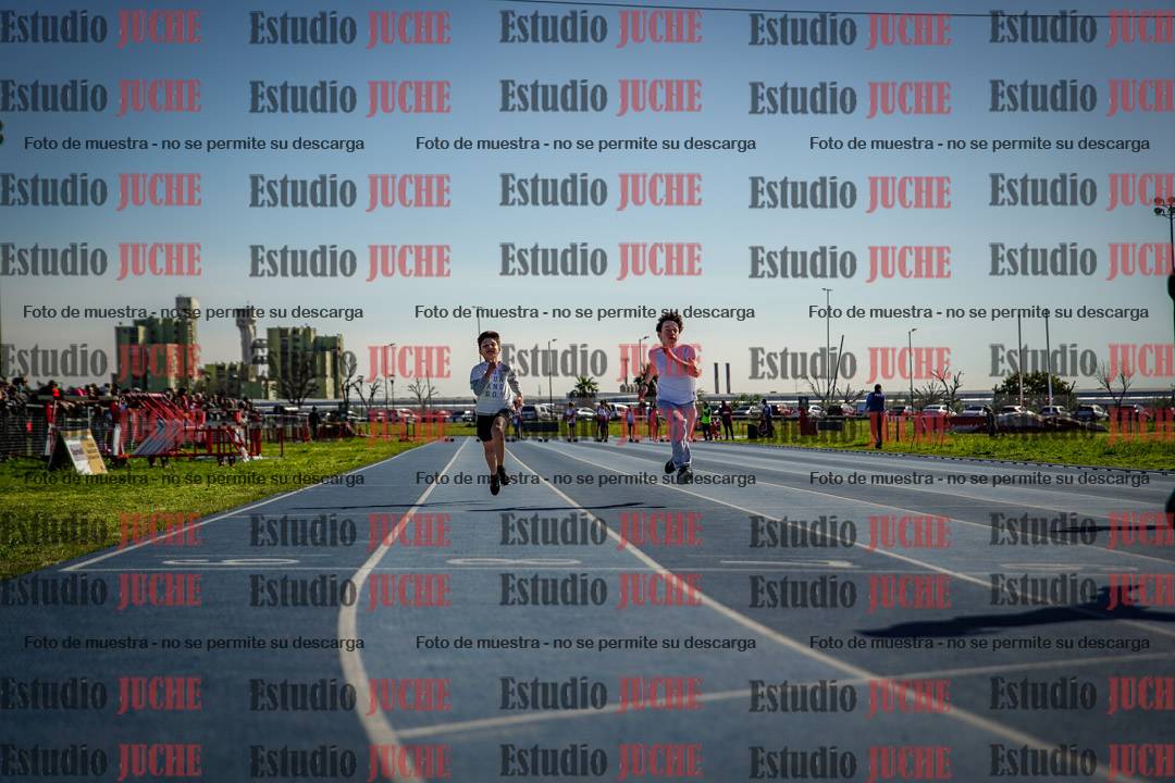 Fotos de los 80 m llanos de varones - U14