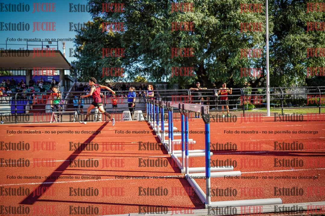 Fotos de los 400 m con vallas de varones