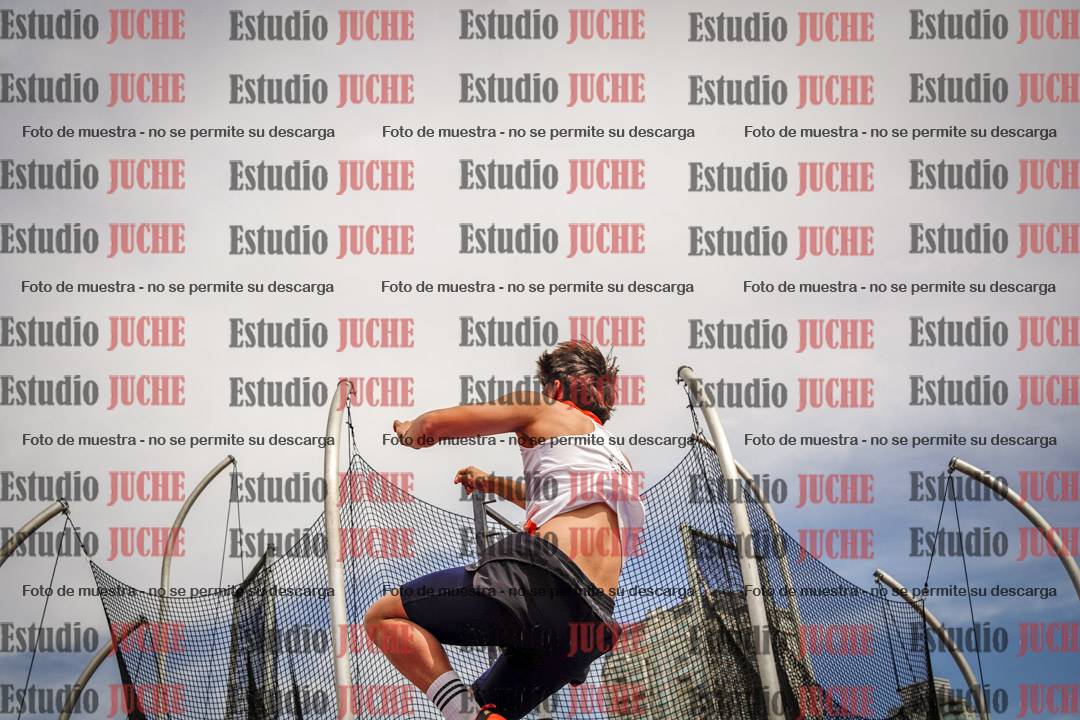Fotos del salto con garrocha de varones