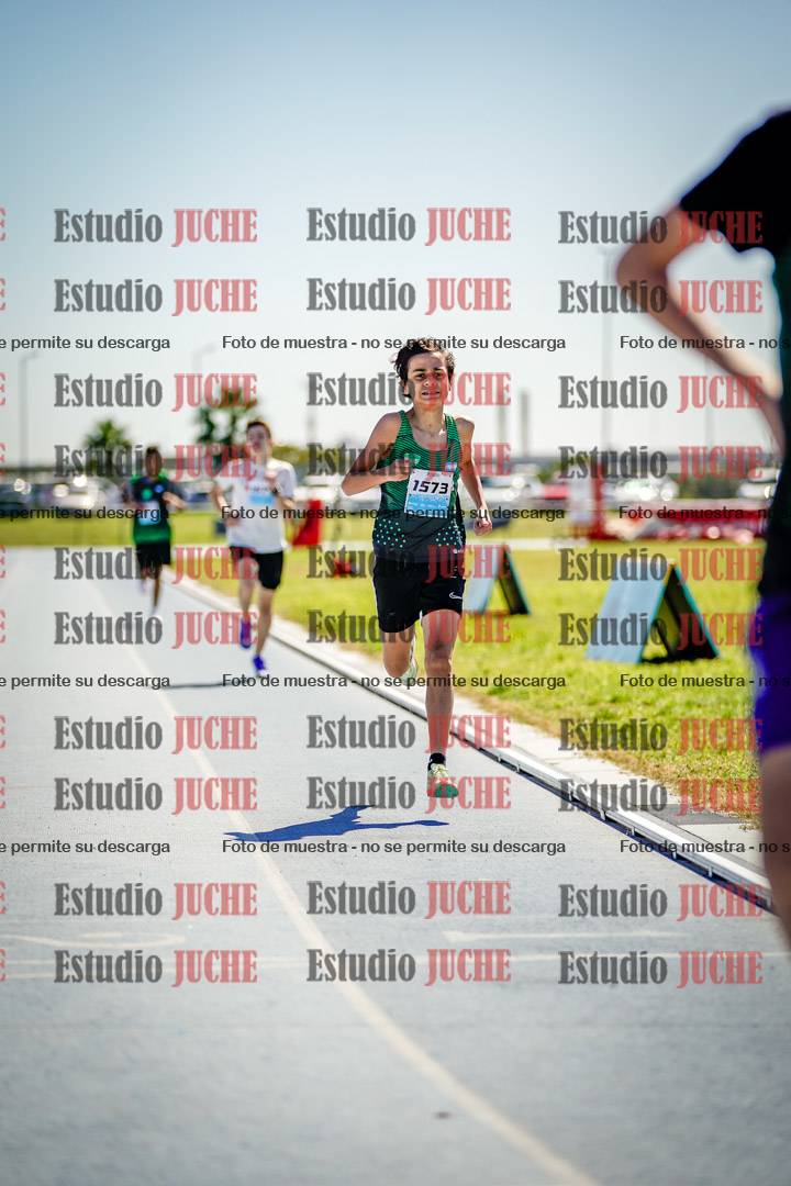 Fotos de los 600 m llanos de varones
