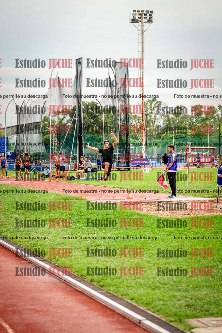 Fotos del salto en largo de varones