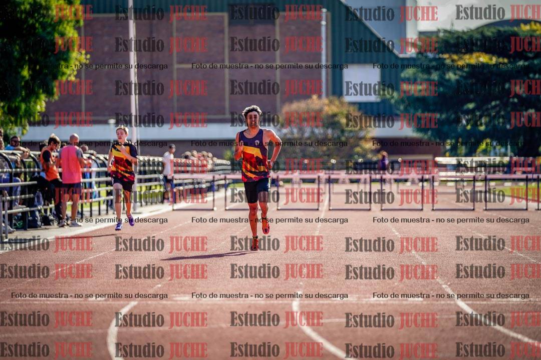 Fotos de los 400 m con vallas de varones