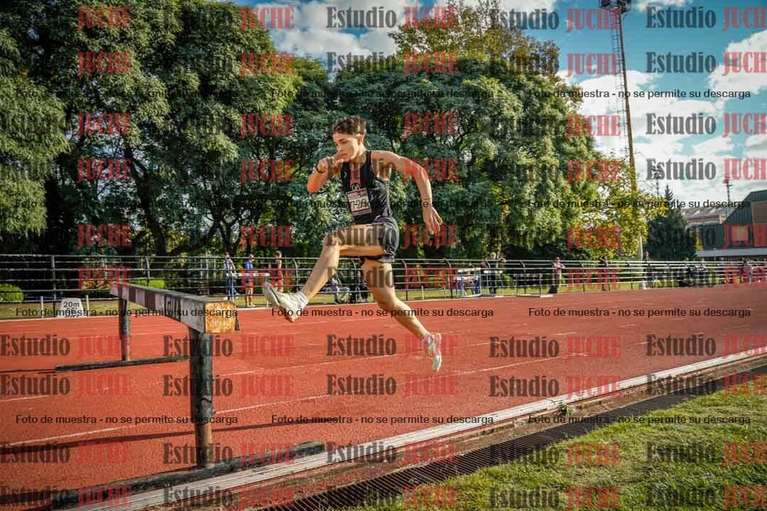 Fotos de los 2000 m con obstáculos de varones