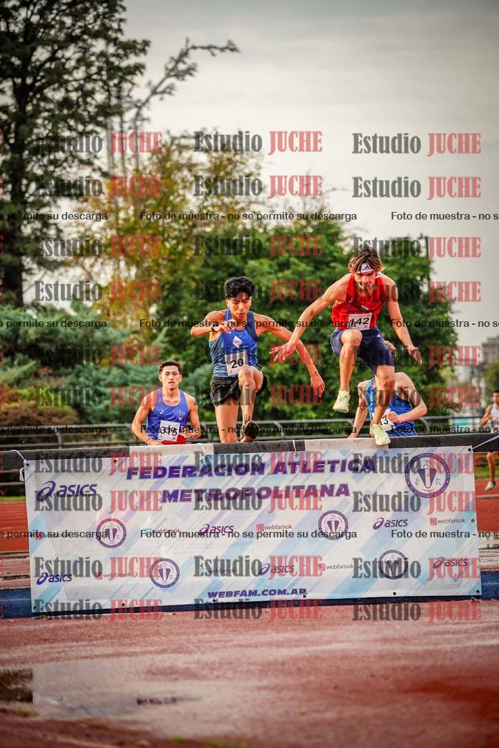 Fotos de los 3000 m con obstáculos de varones