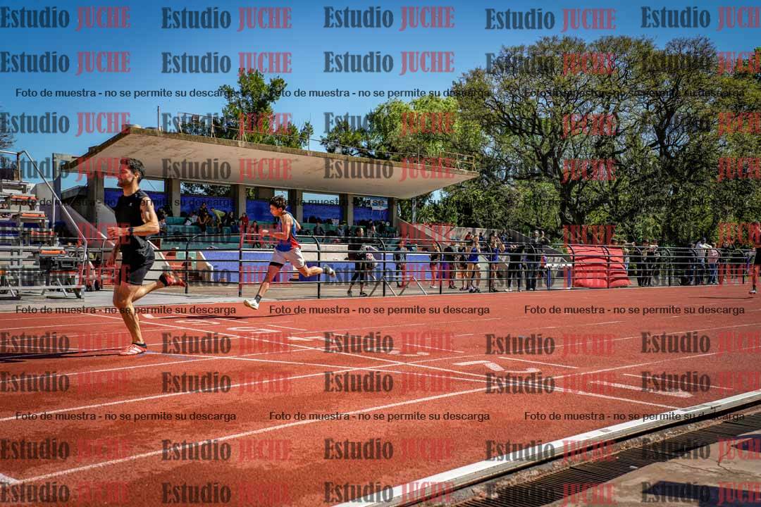 Fotos de los 400 m con vallas de varones
