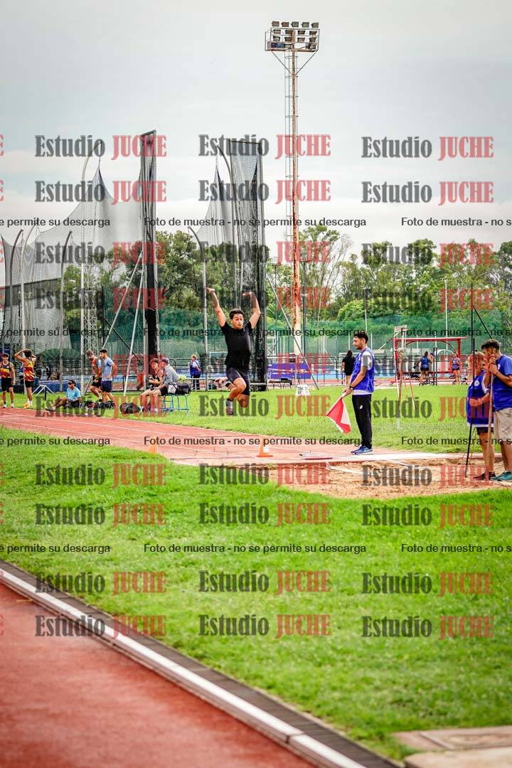 Fotos del salto en largo de varones