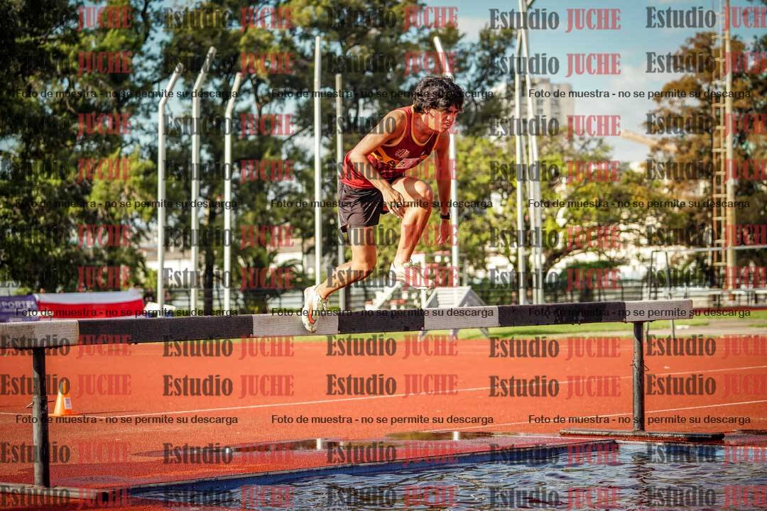 Fotos de los 2000 m con obstáculos de varones
