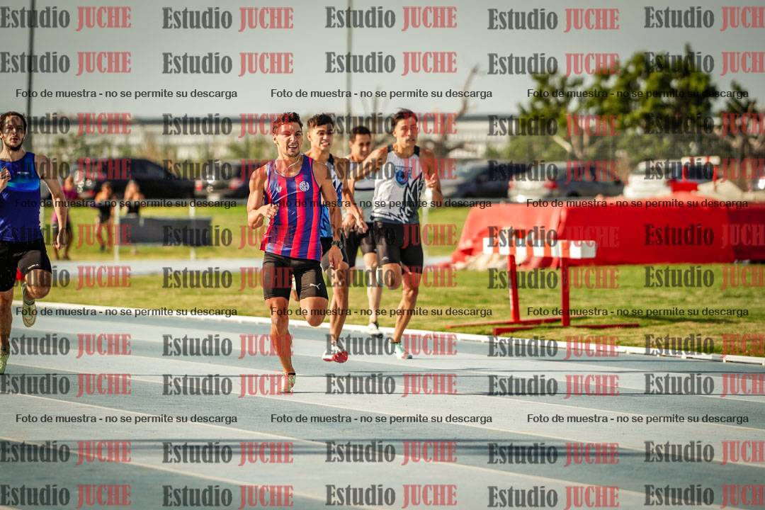 Fotos de los 400 m llanos de varones