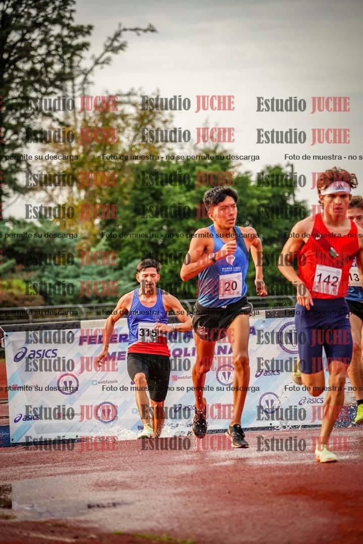 Fotos de los 3000 m con obstáculos de varones