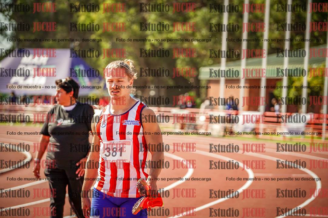 Fotos de algunos extras y podios del día 1