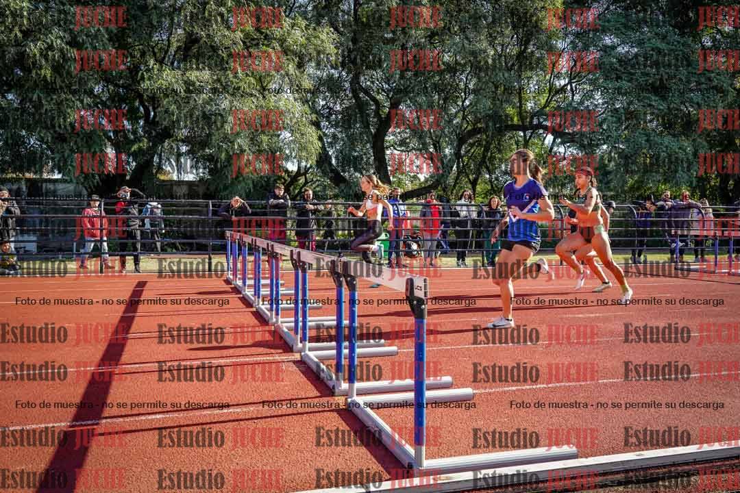 Fotos de los 100 m con vallas de mujeres