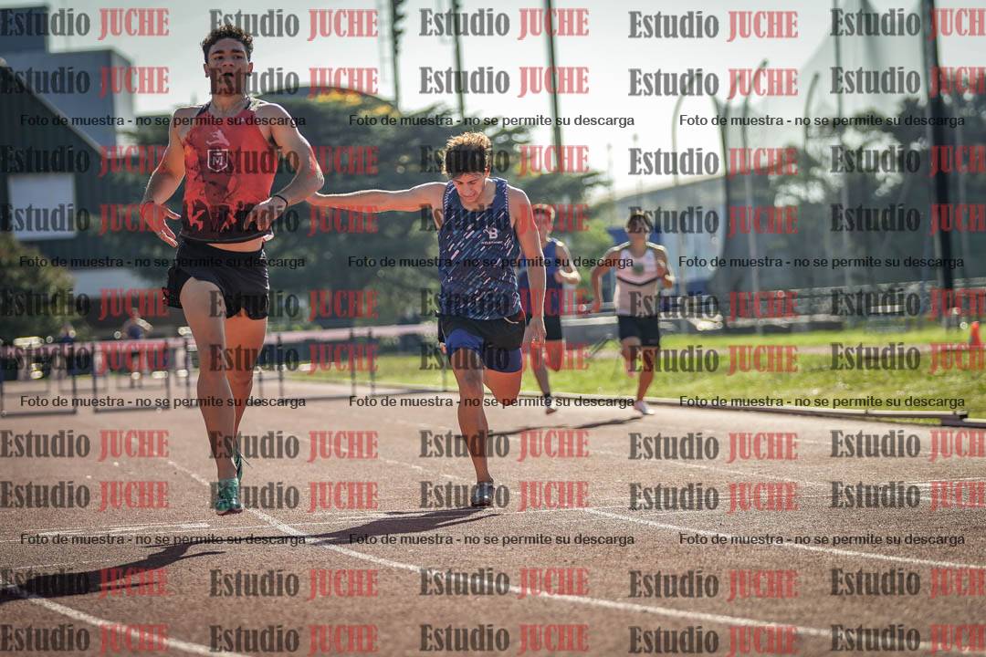 Fotos de los 400 m con vallas de varones