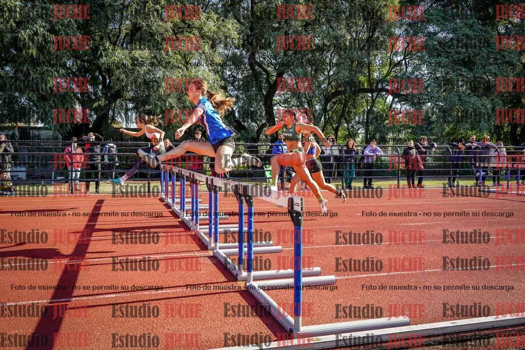 Fotos de los 100 m con vallas de mujeres