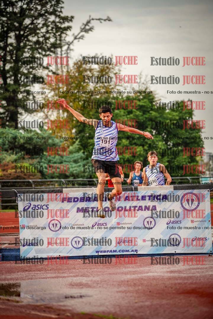 Fotos de los 3000 m con obstáculos de varones