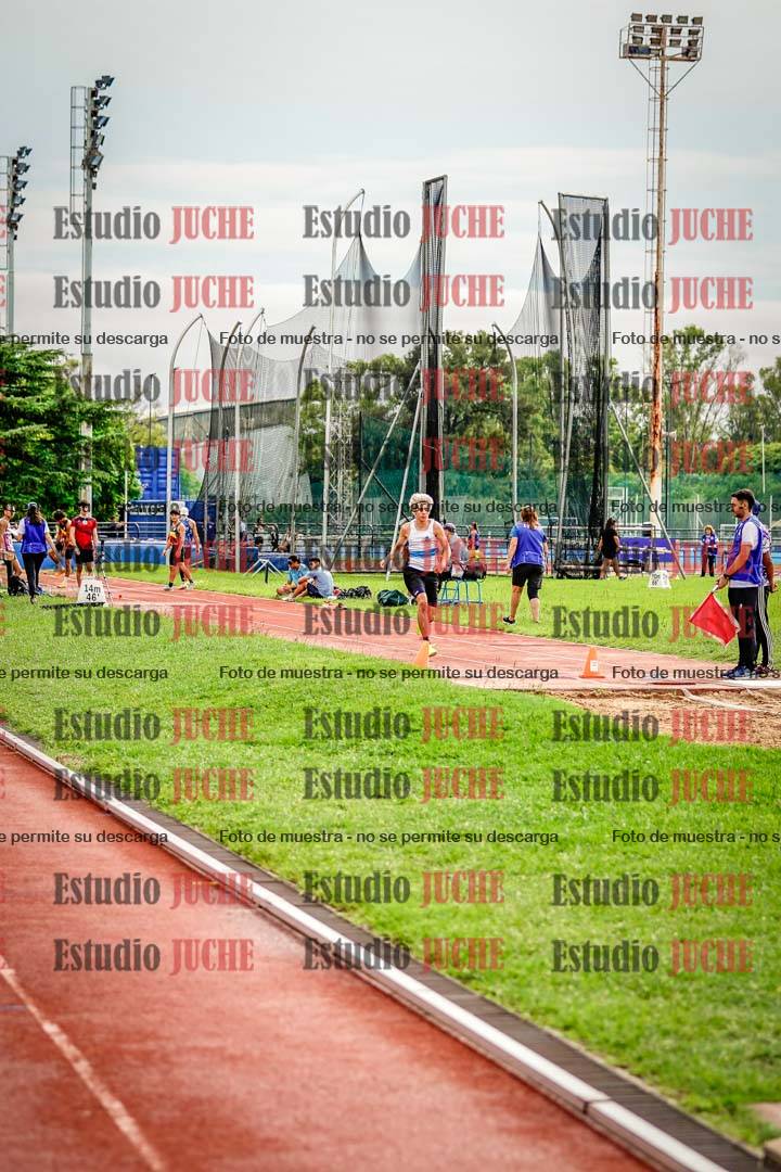 Fotos del salto en largo de varones