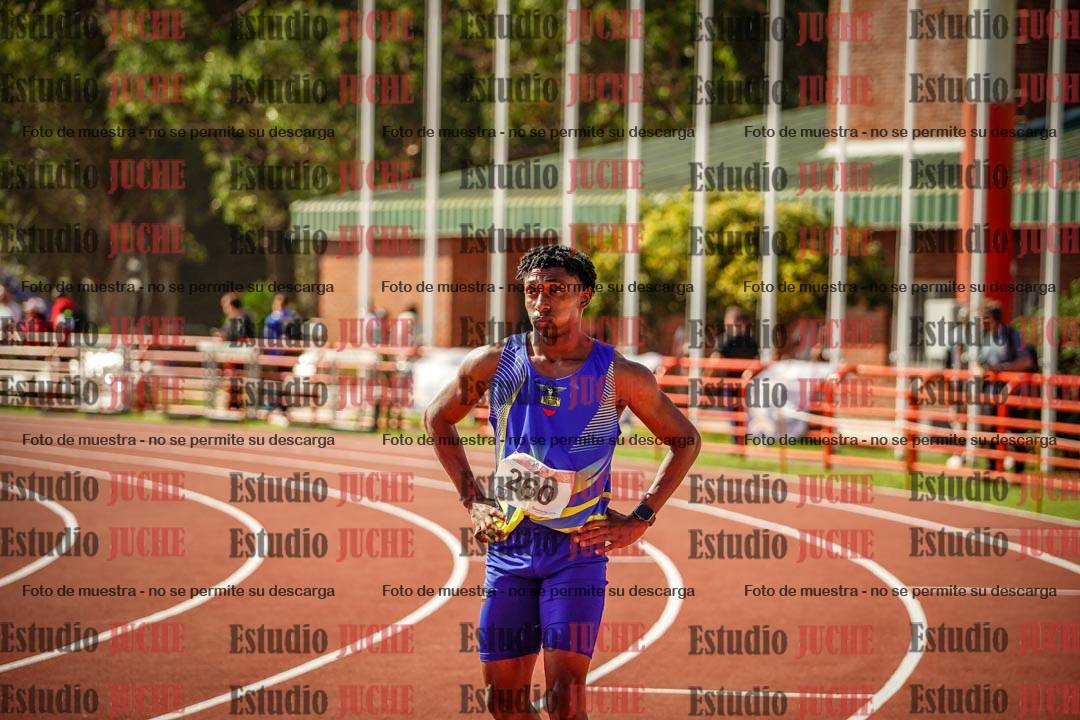 Fotos de algunos extras y podios del día 1