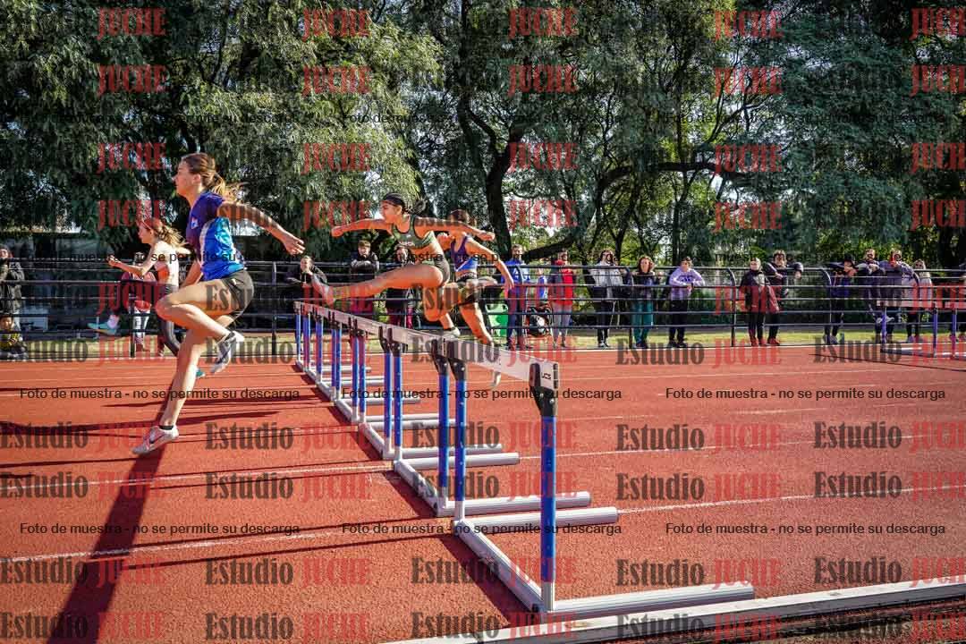 Fotos de los 100 m con vallas de mujeres