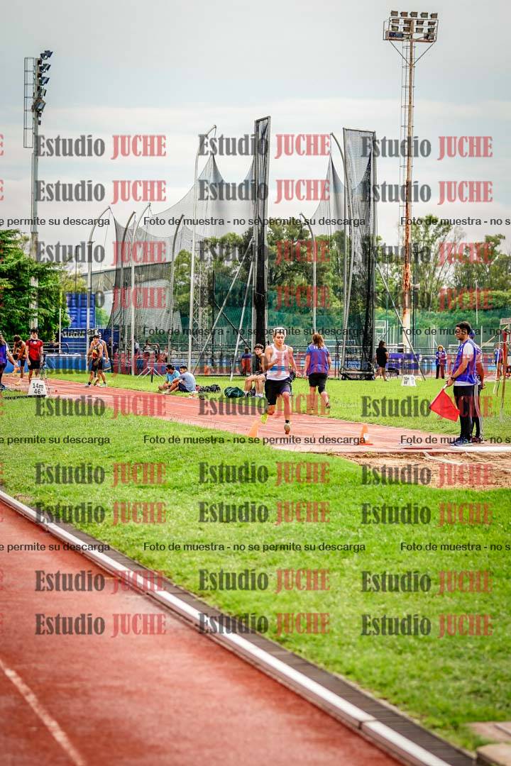 Fotos del salto en largo de varones