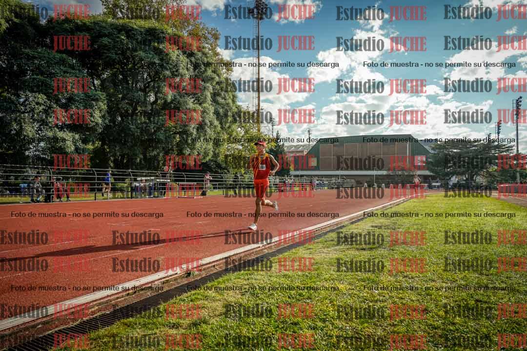 Fotos de los 2000 m con obstáculos de varones