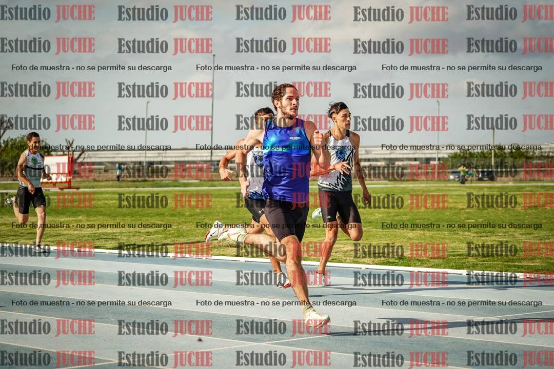 Fotos de los 400 m llanos de varones