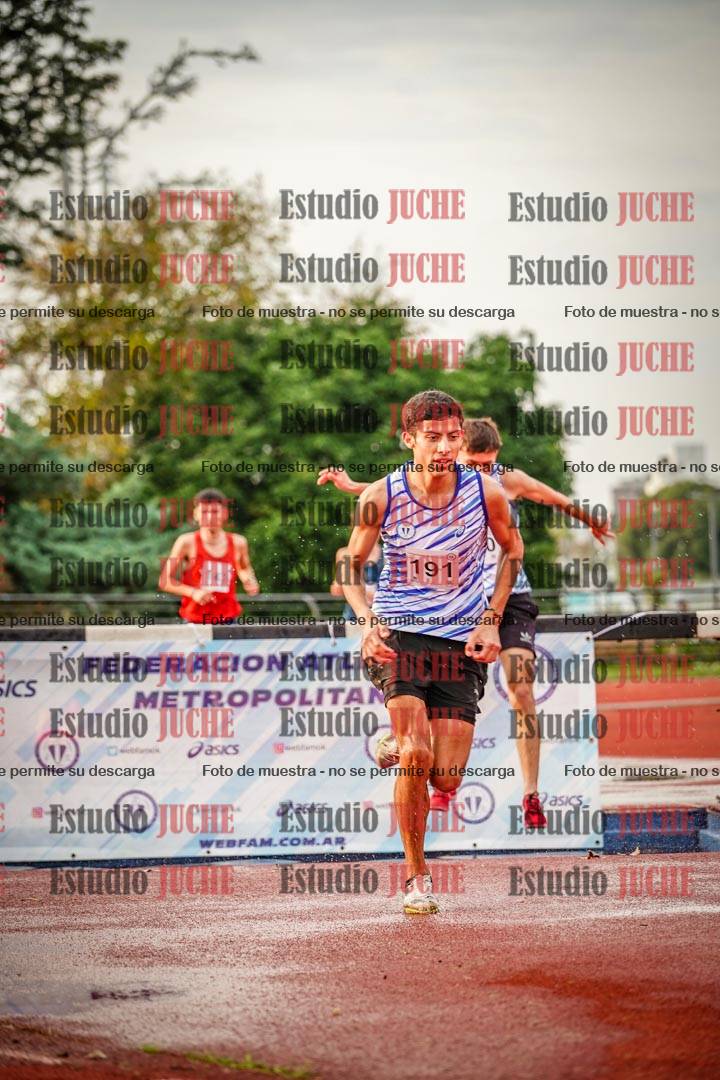 Fotos de los 3000 m con obstáculos de varones