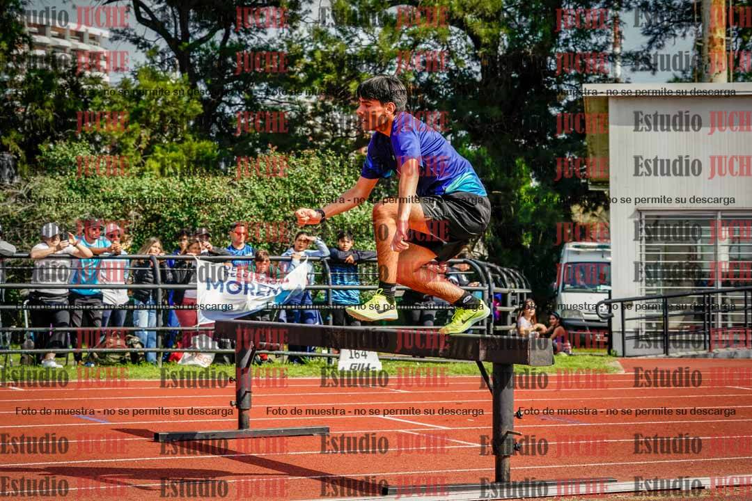 Fotos de los 1500 m con obstáculos de varones
