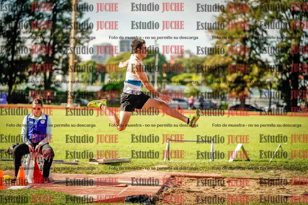 Fotos del salto en largo de varones