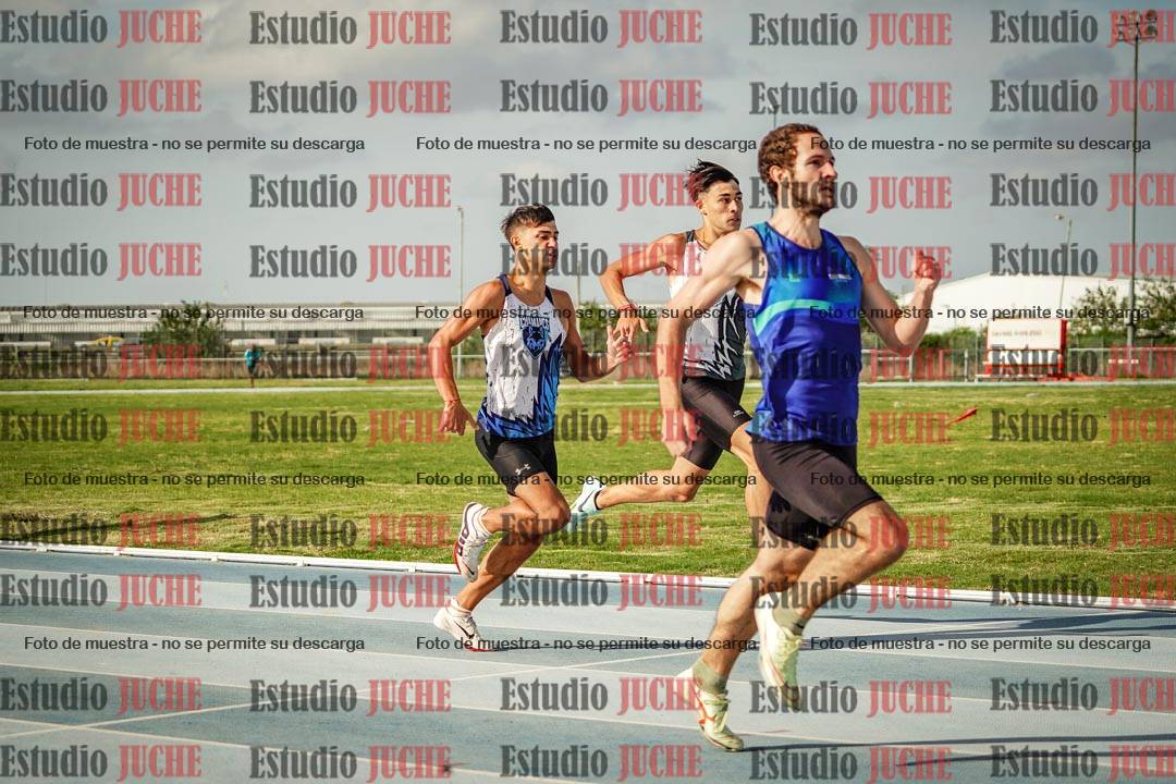 Fotos de los 400 m llanos de varones