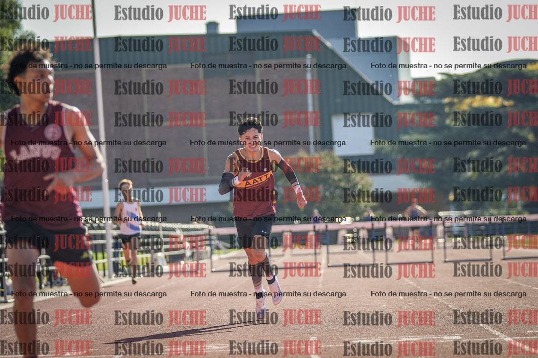 Fotos de los 400 m con vallas de varones
