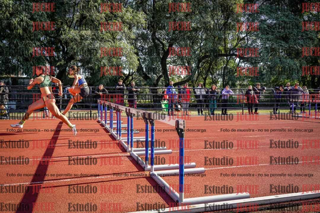 Fotos de los 100 m con vallas de mujeres