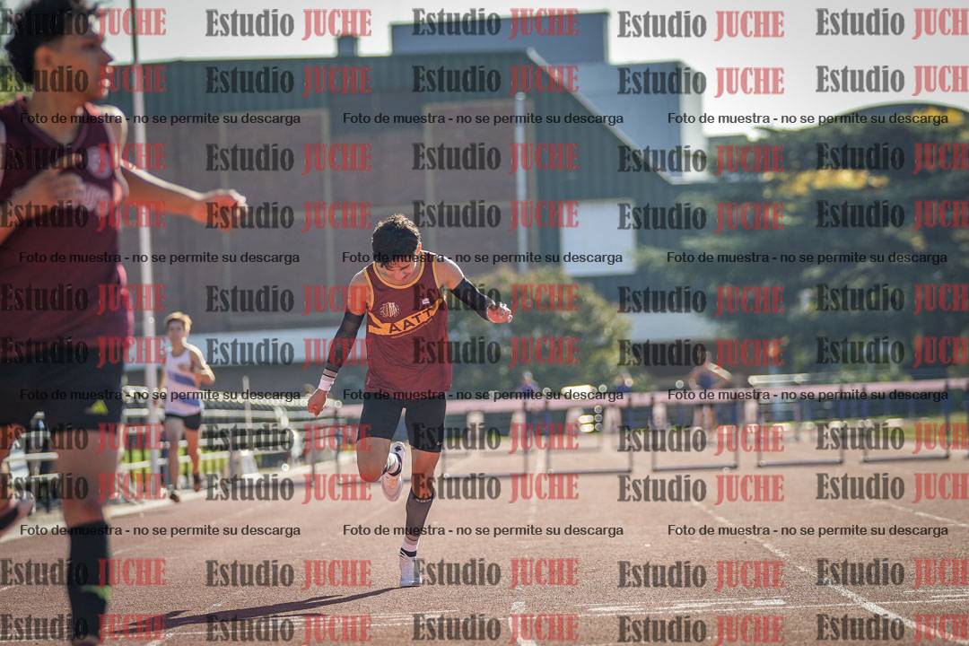 Fotos de los 400 m con vallas de varones