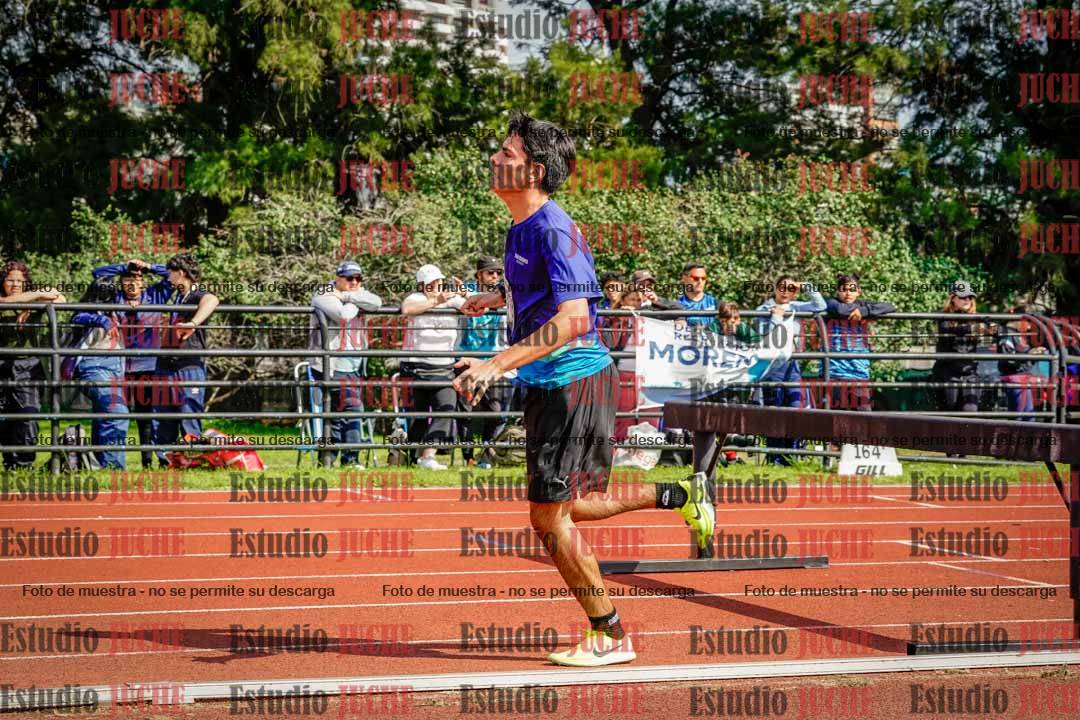 Fotos de los 1500 m con obstáculos de varones