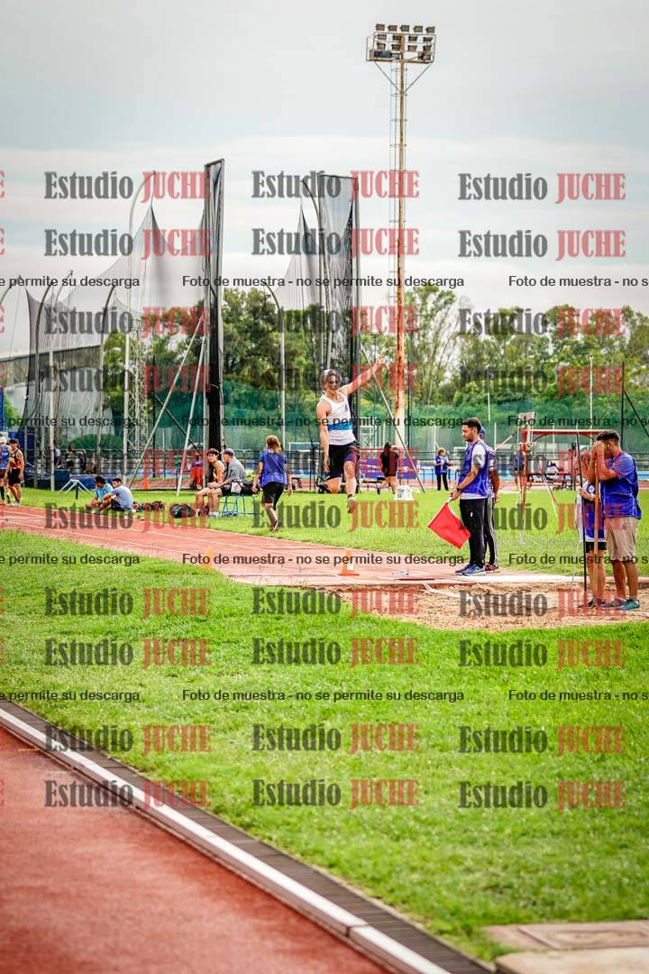 Fotos del salto en largo de varones