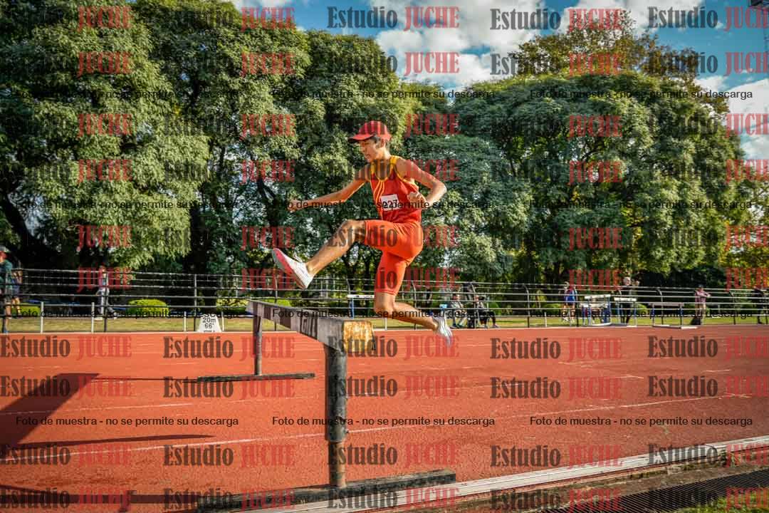 Fotos de los 2000 m con obstáculos de varones