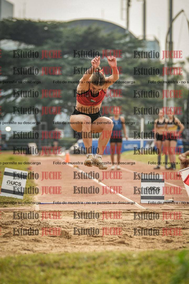 Fotos del salto en largo de mujeres
