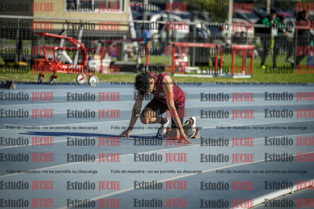 Fotos de los 400 m con vallas de varones