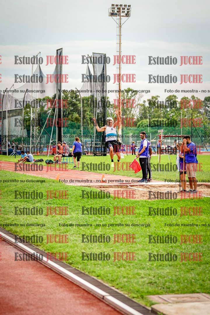 Fotos del salto en largo de varones