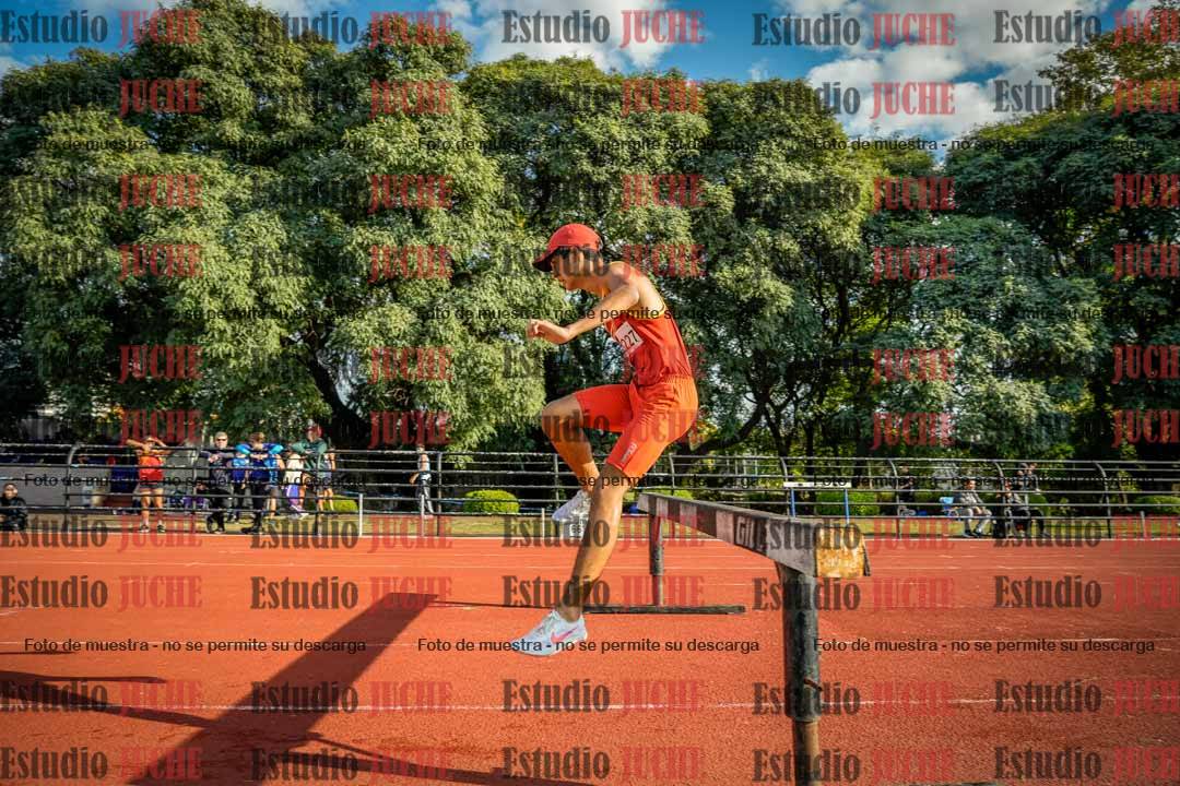 Fotos de los 2000 m con obstáculos de varones