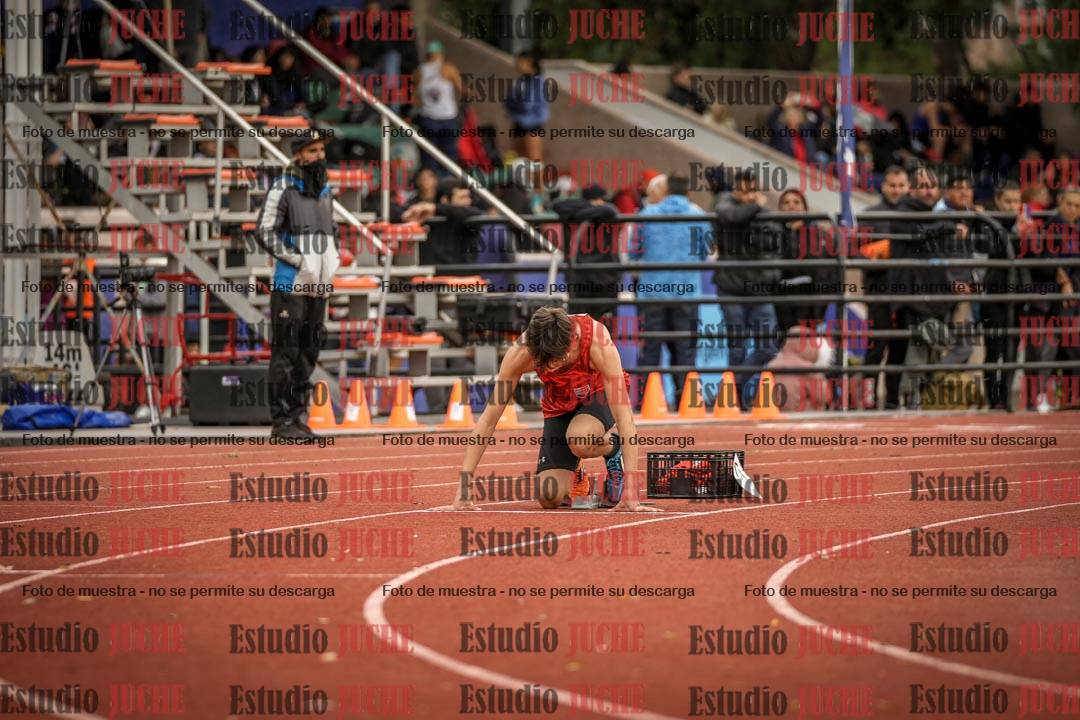Fotos de los 400 m con vallas de varones