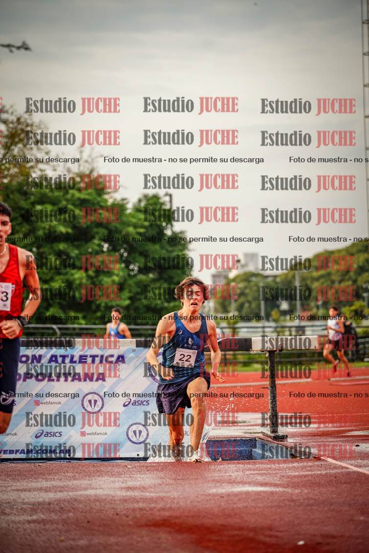 Fotos de los 3000 m con obstáculos de varones