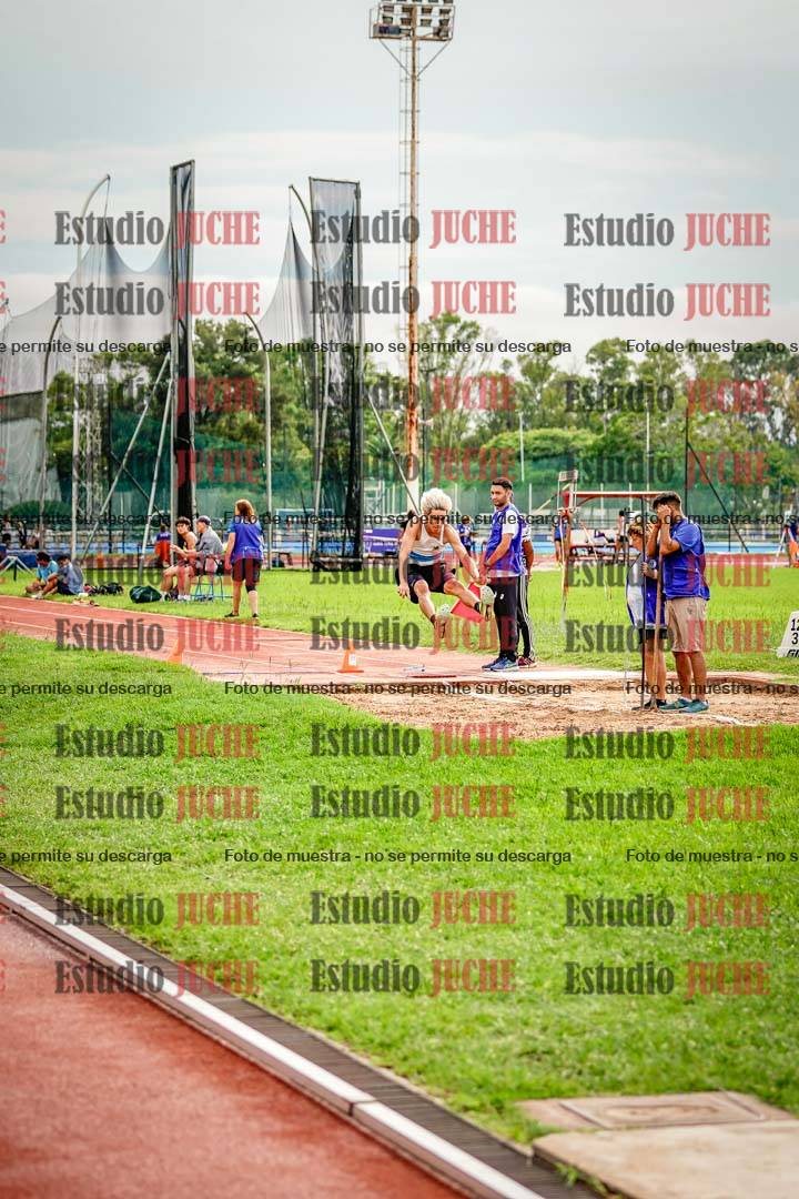 Fotos del salto en largo de varones