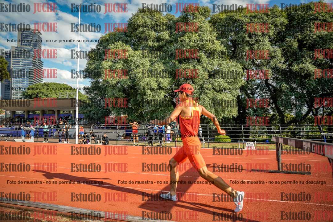 Fotos de los 2000 m con obstáculos de varones