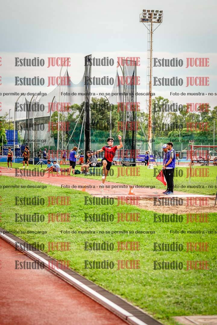 Fotos del salto en largo de varones