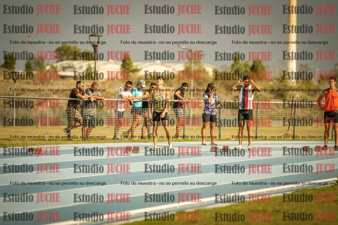 Fotos de los 300 m llanos de varones