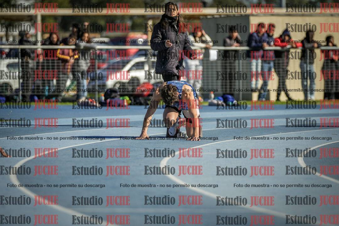 Fotos de los 400 m con vallas de varones