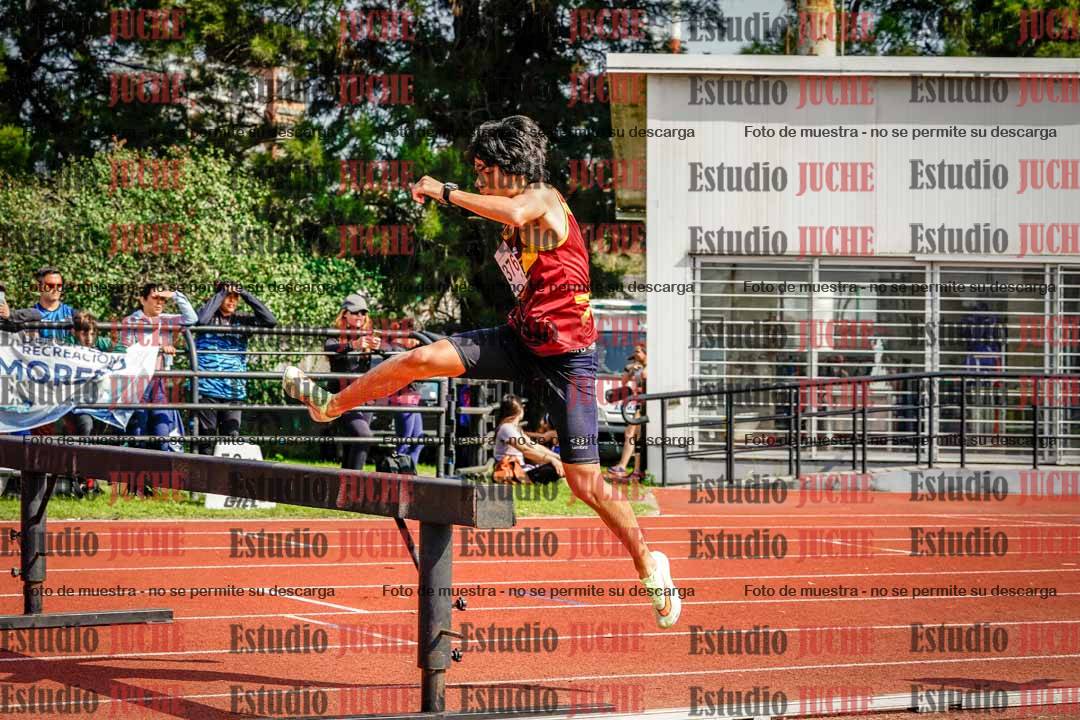 Fotos de los 1500 m con obstáculos de varones
