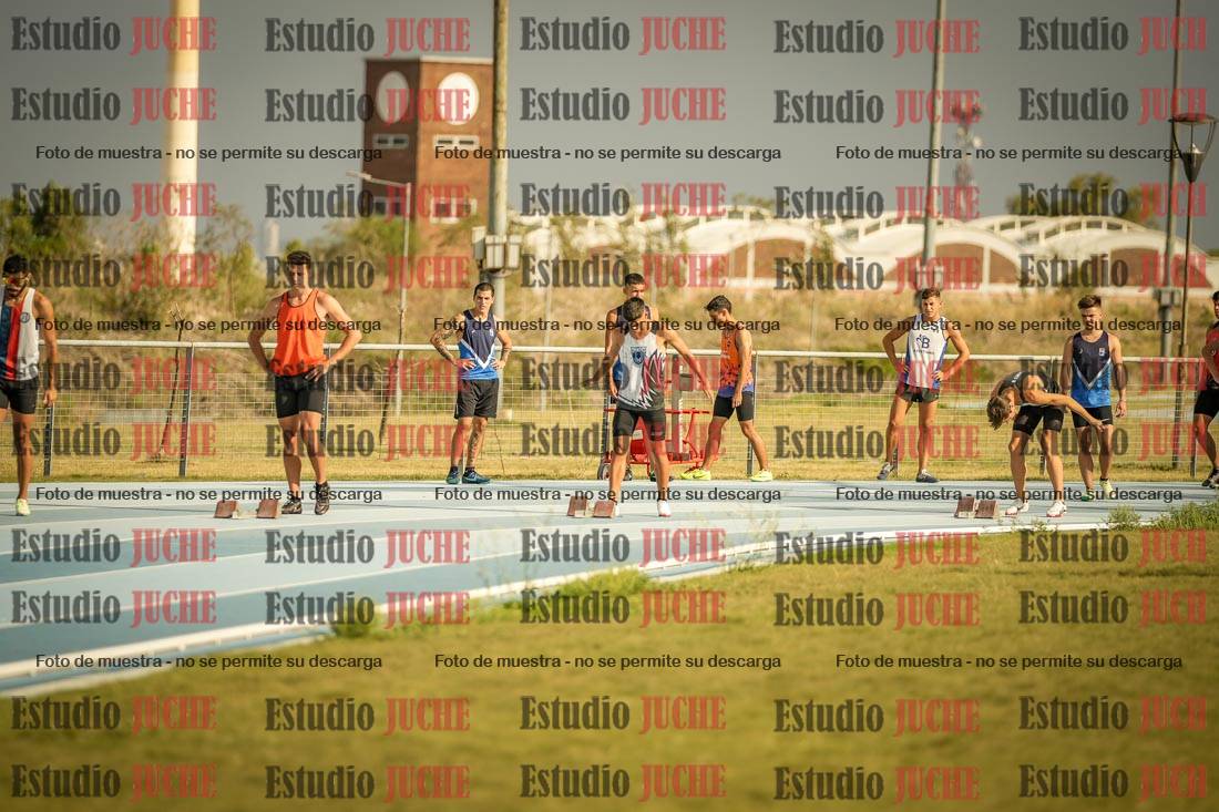 Fotos de los 300 m llanos de varones